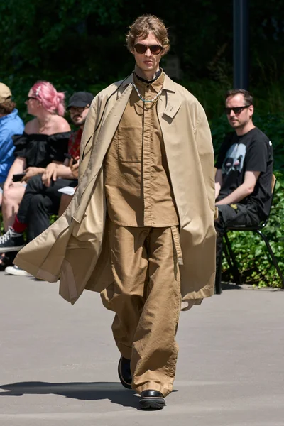 Look 43